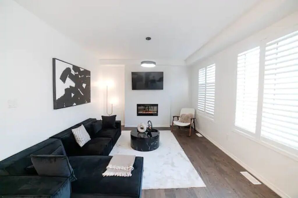 Photo of Livingroom in Brantford