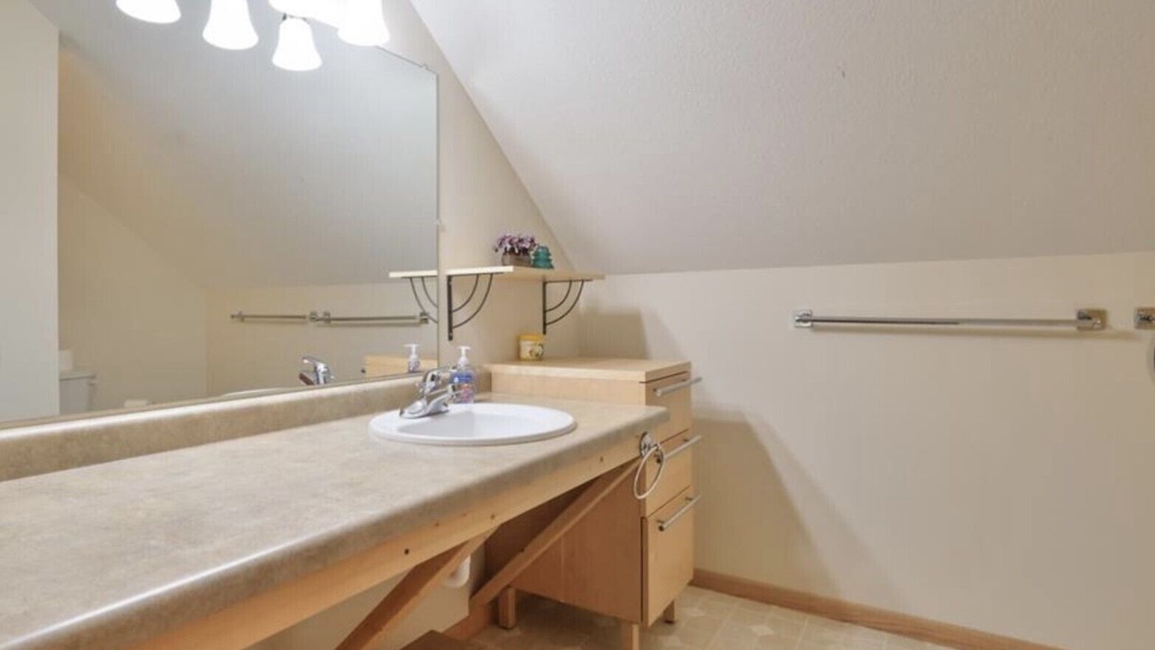 Photo of Bathroom in Deerwood