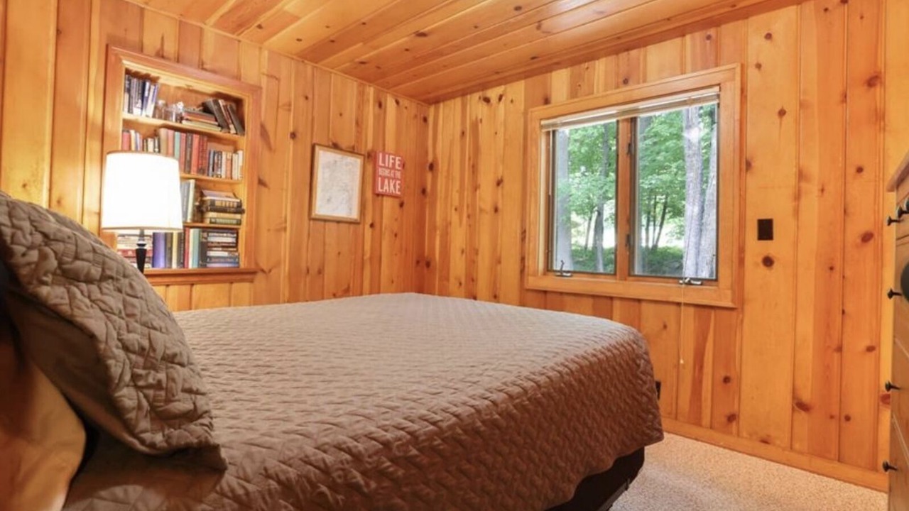 Photo of Bedroom in Deerwood