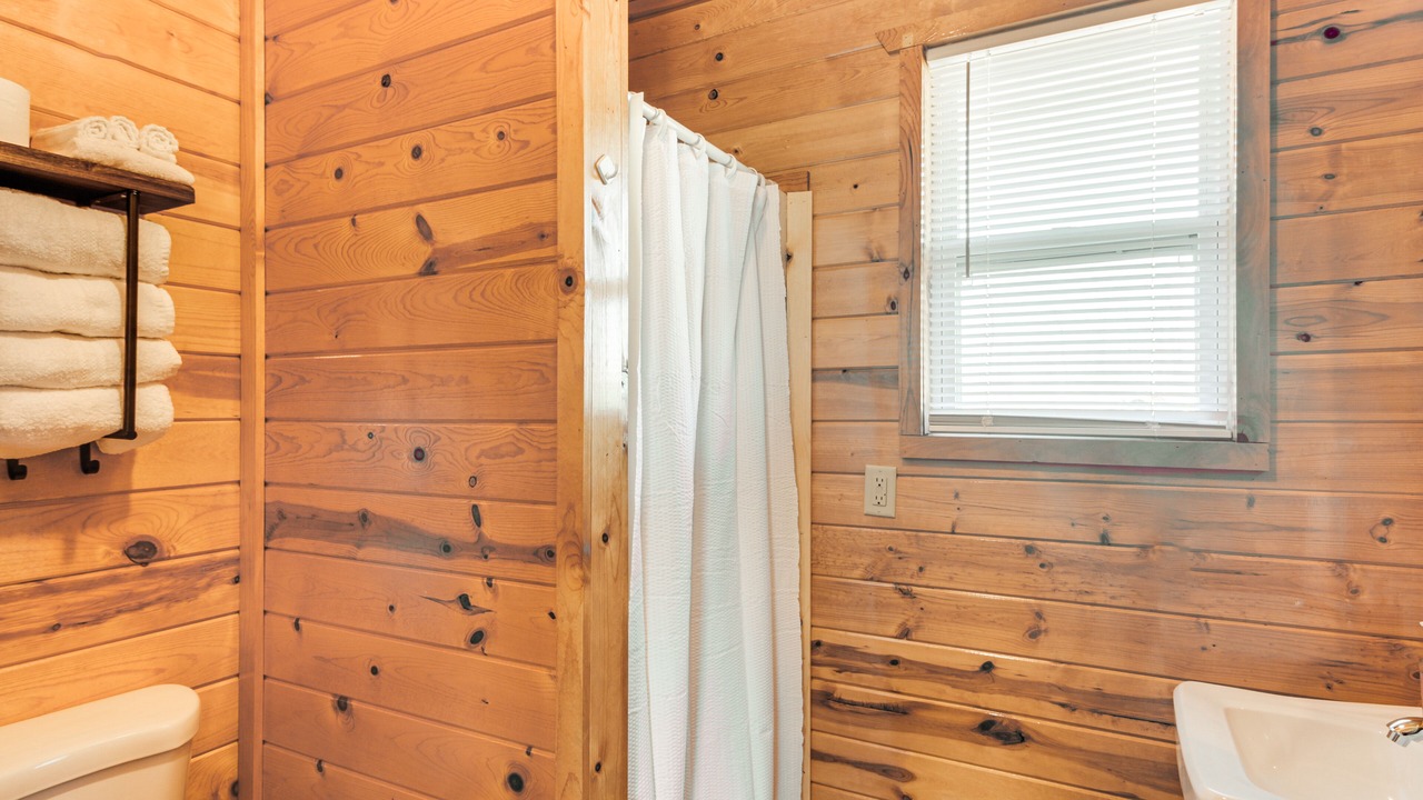 Photo of Bathroom in Garrison
