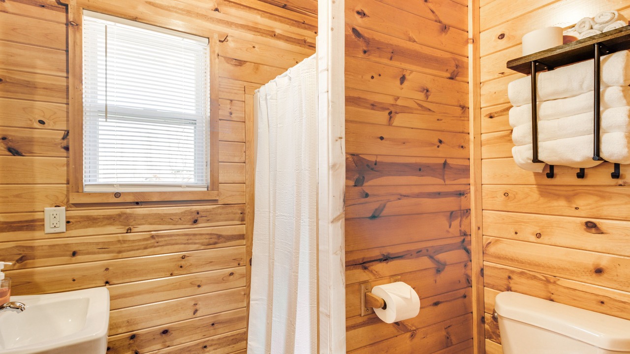 Photo of Bathroom in Garrison