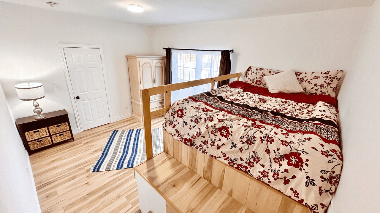 Photo of Bedroom in Port Colborne