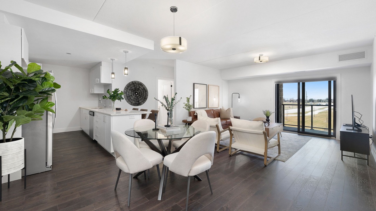 Photo of Livingroom in LaSalle