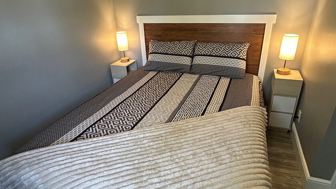 Photo of Bedroom in Front of Yonge