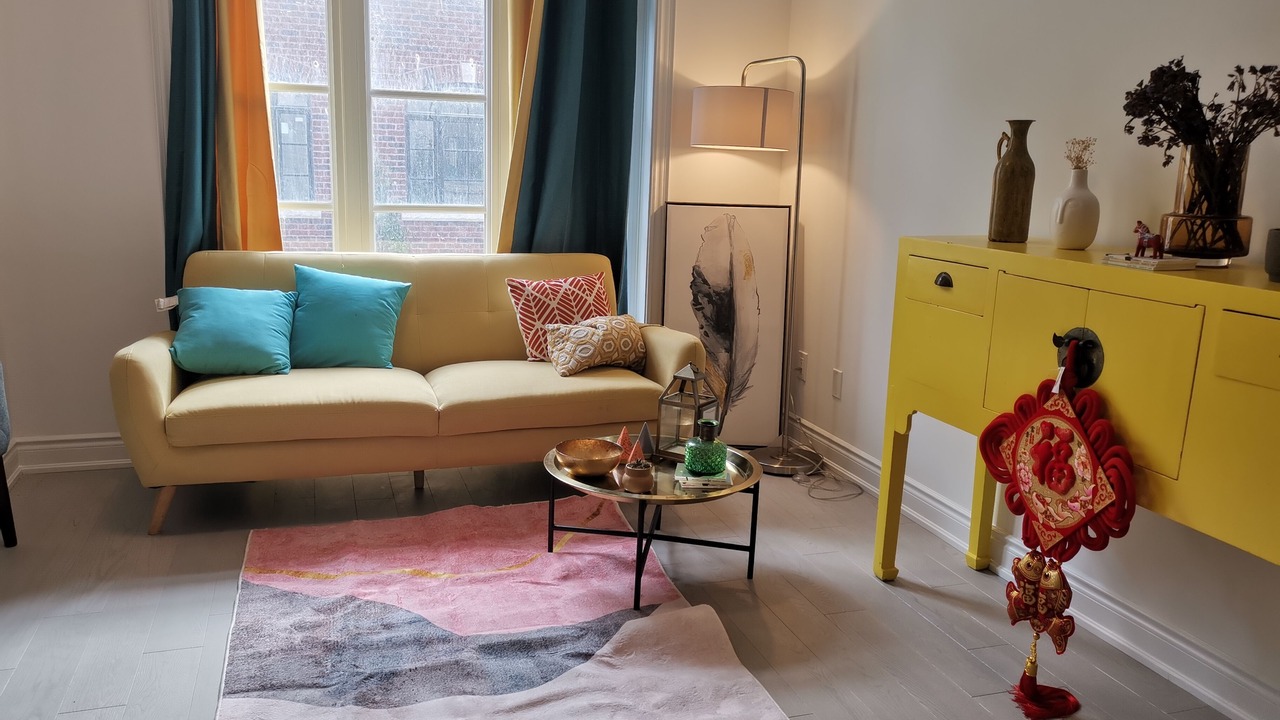 Photo of Livingroom in Central Erin Mills