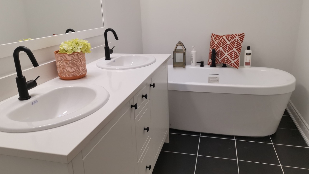Photo of Bathroom in Central Erin Mills