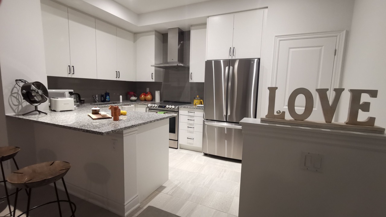 Photo of Kitchen in Central Erin Mills