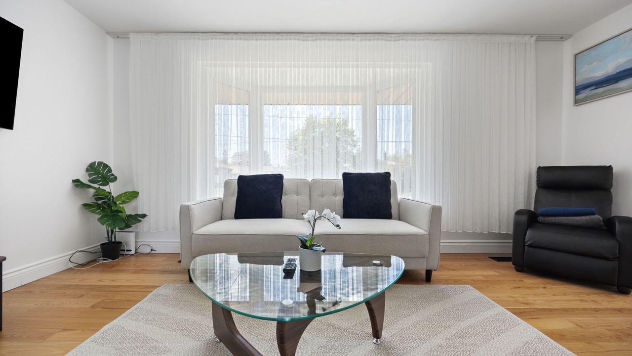 Photo of Livingroom in Pickering
