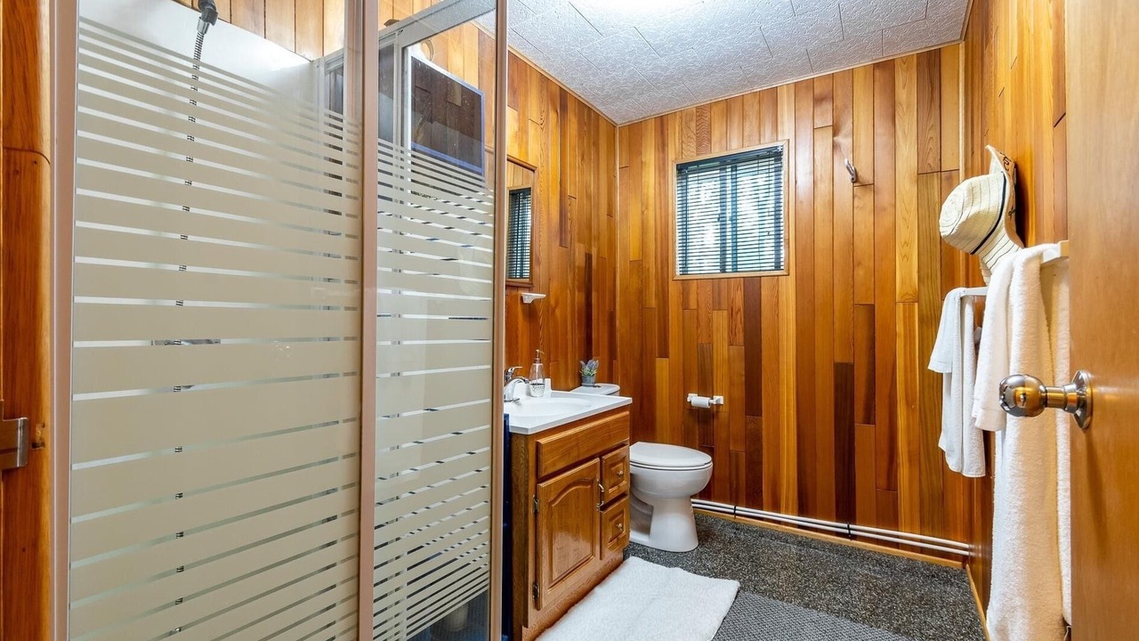 Photo of Bathroom in Magnetawan