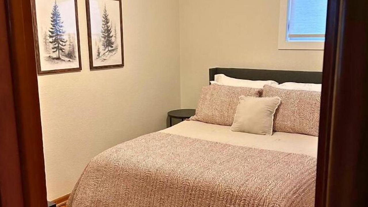 Photo of Bedroom in Elbow Lake