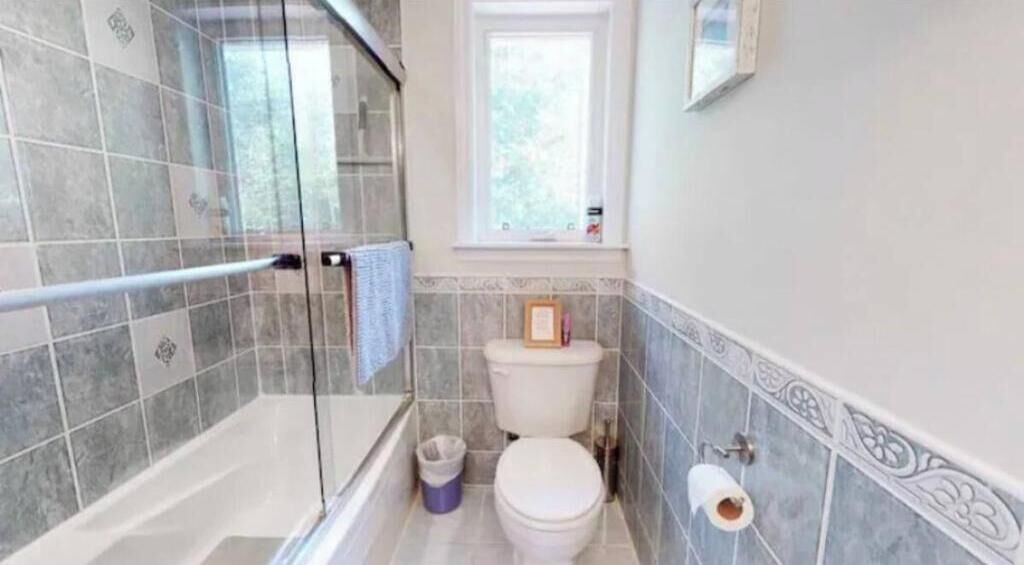 Photo of Bathroom in Port Franks