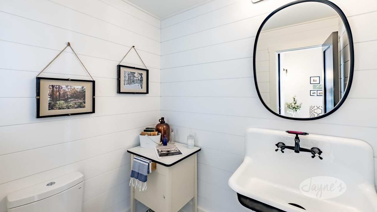 Photo of Bedroom in Muskoka Lakes