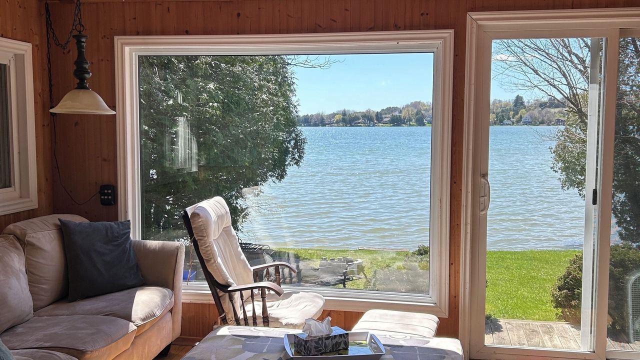Photo of Livingroom in Colborne