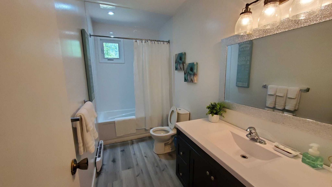 Photo of Bathroom in Sauble Beach
