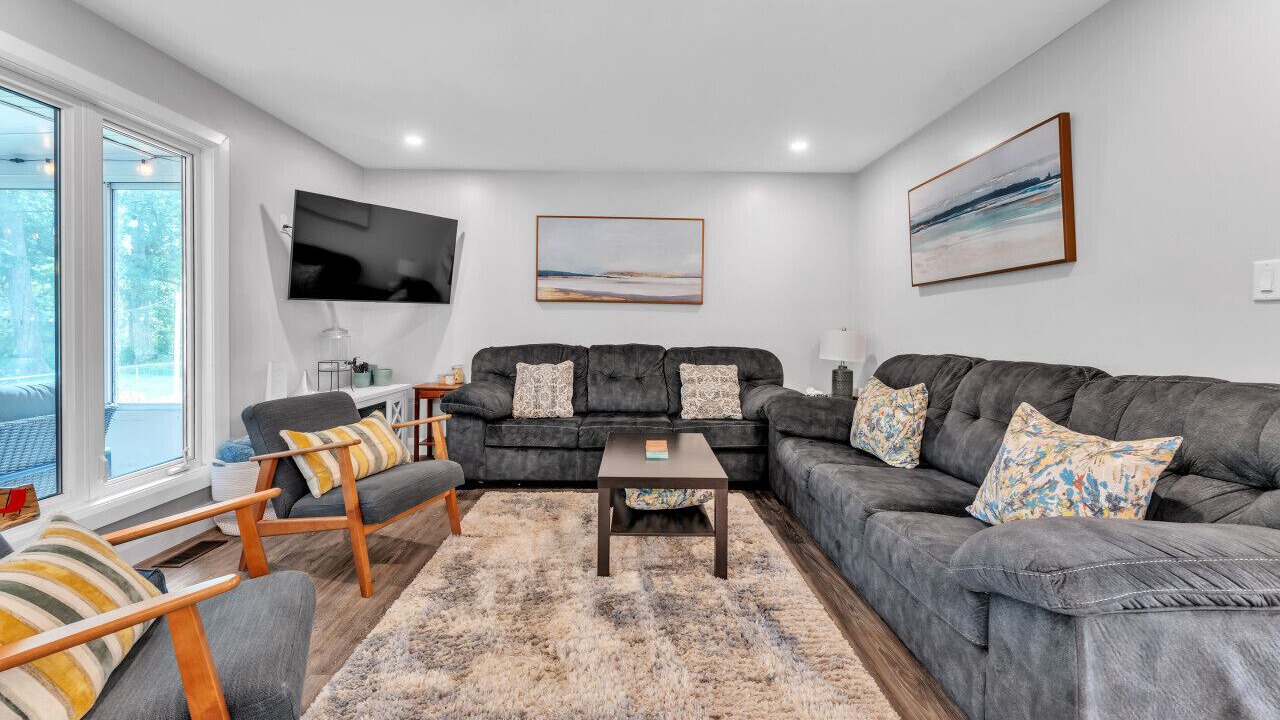 Photo of Livingroom in Leeds and the Thousand Islands
