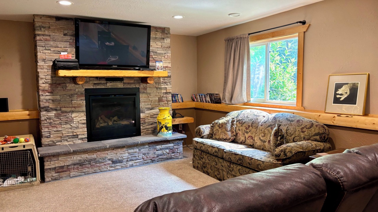 Photo of Livingroom in Deerwood