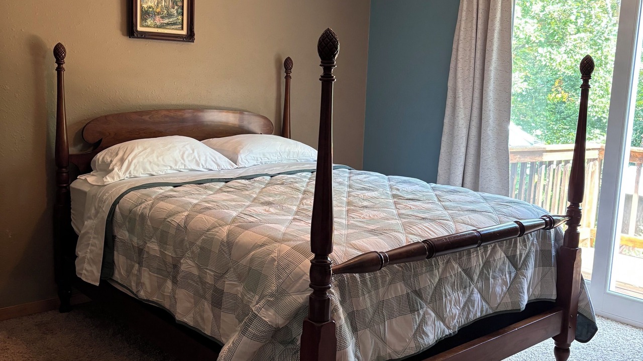 Photo of Bedroom in Deerwood