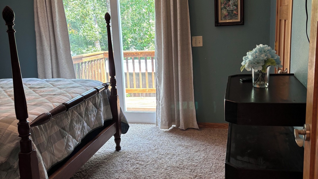 Photo of Bedroom in Deerwood
