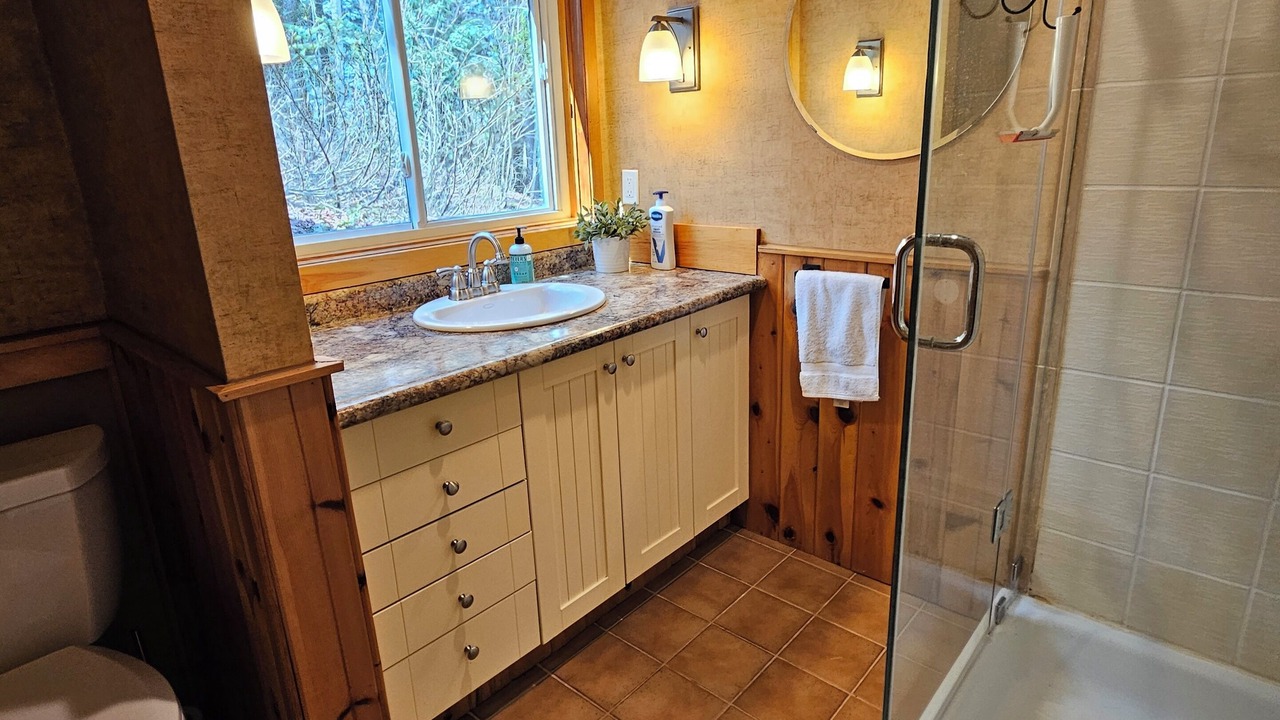 Photo of Bathroom in Haliburton