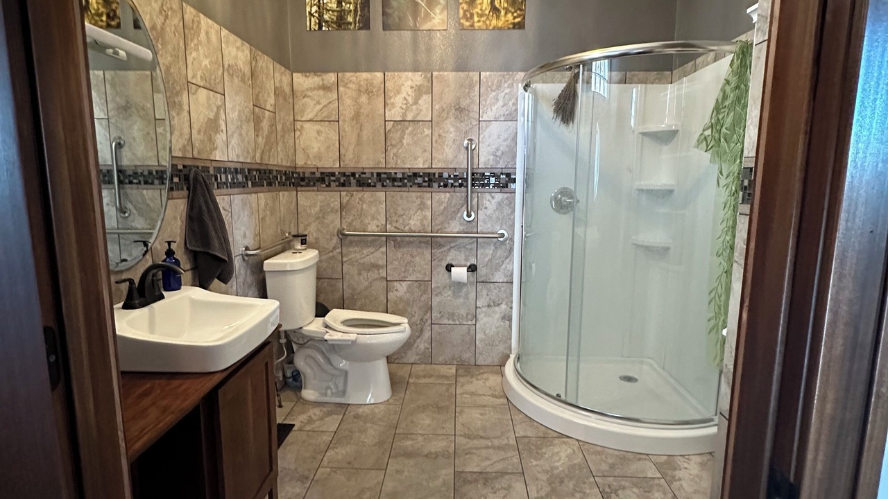 Photo of Bathroom in Albert Lea