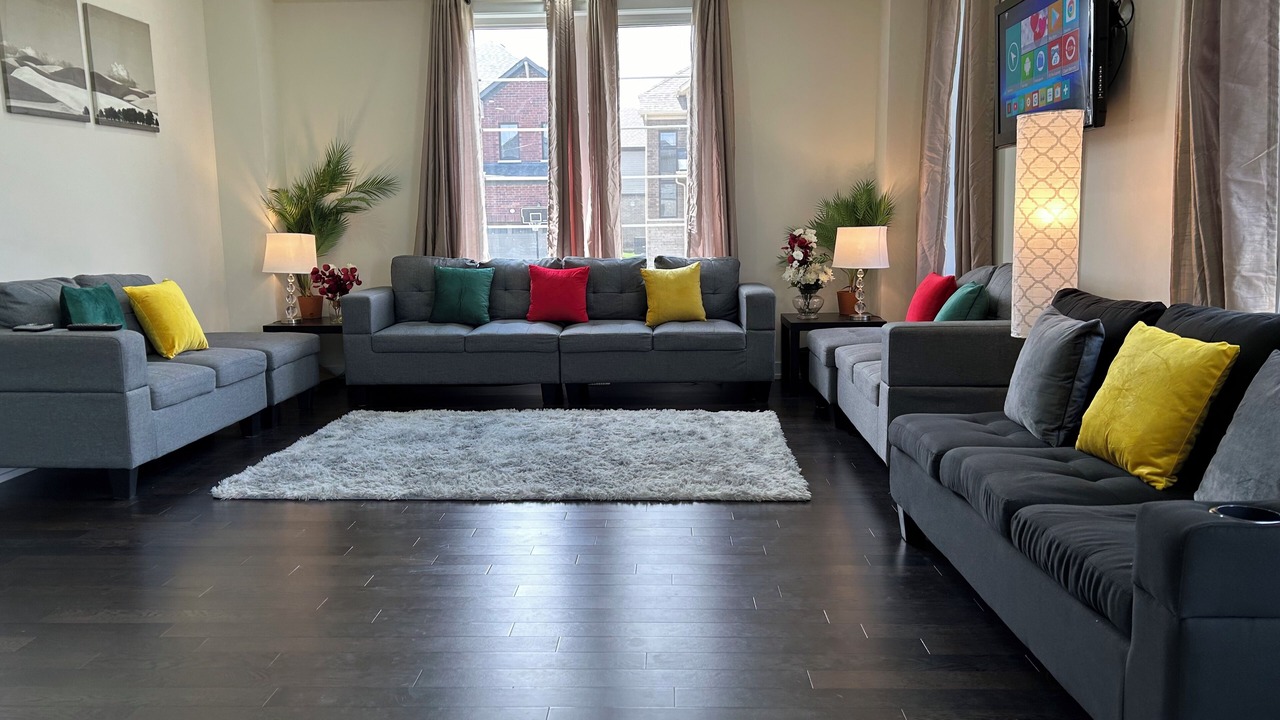 Photo of Livingroom in Thorold