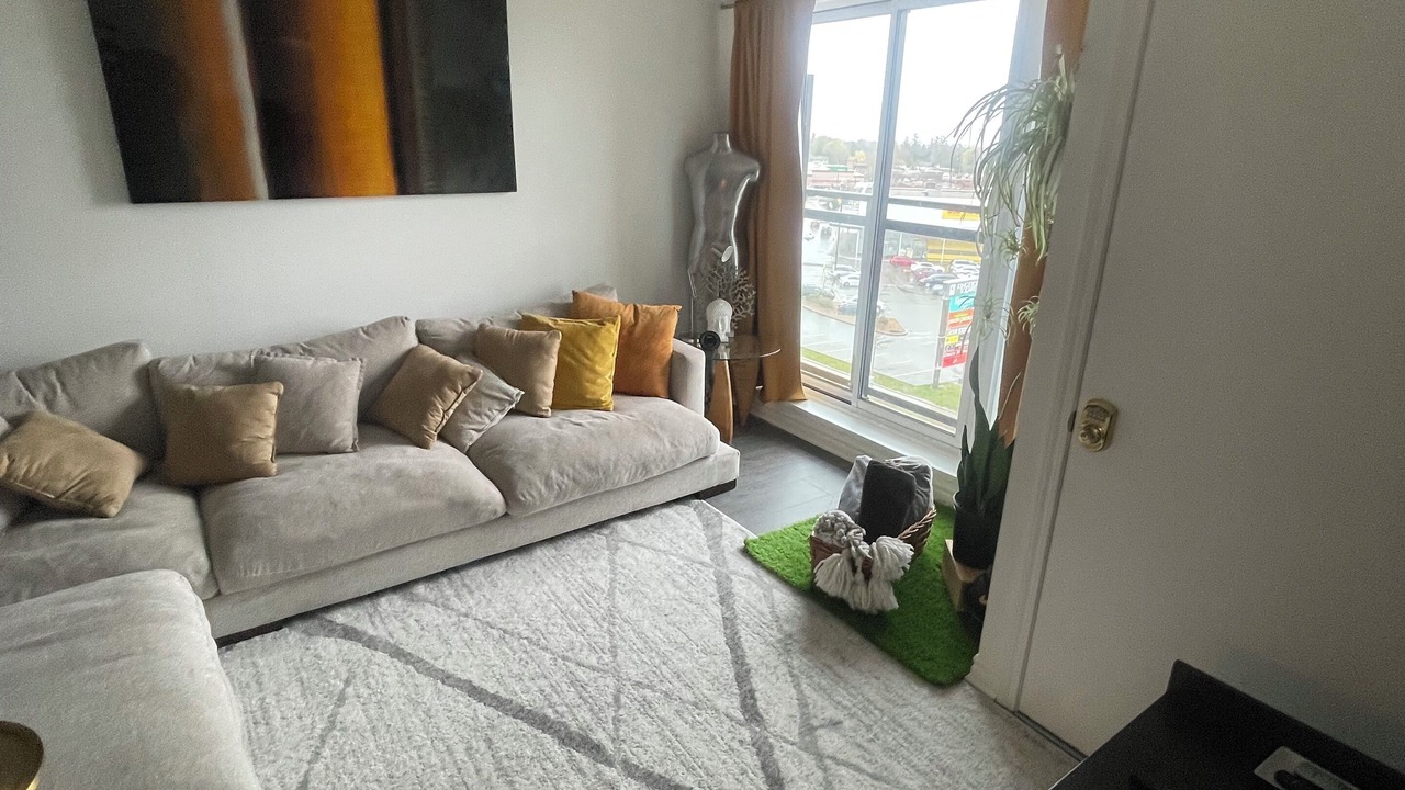 Photo of Livingroom in Pickering
