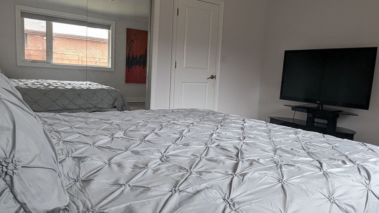 Photo of Bedroom in Brookhaven - Amesbury