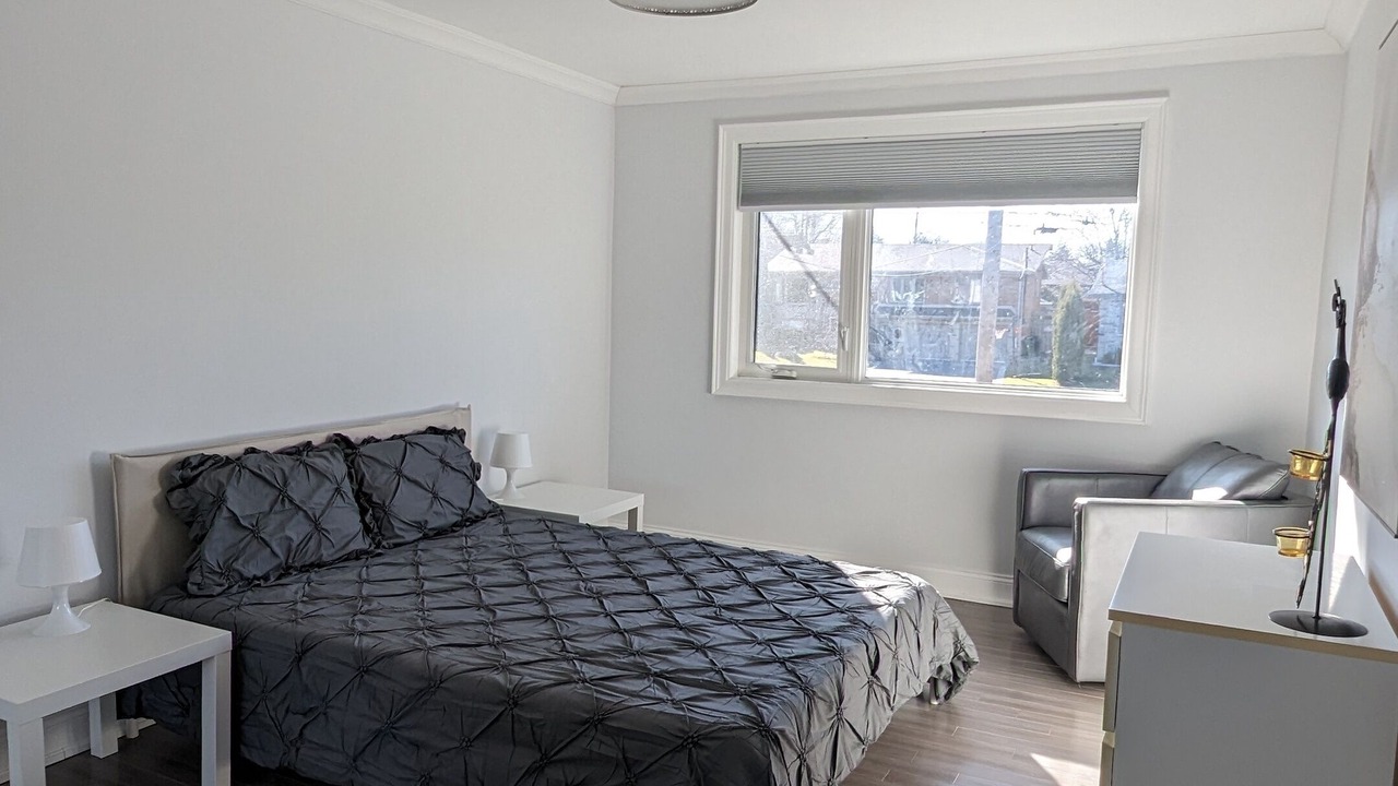 Photo of Bedroom in Brookhaven - Amesbury