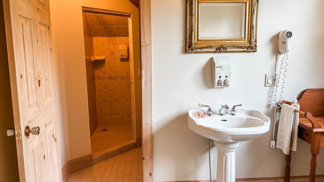 Photo of Bathroom in Crowes Landing