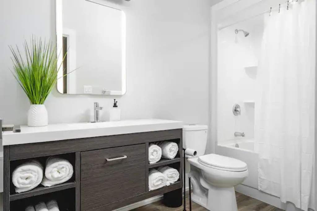 Photo of Bathroom in Niagara Falls