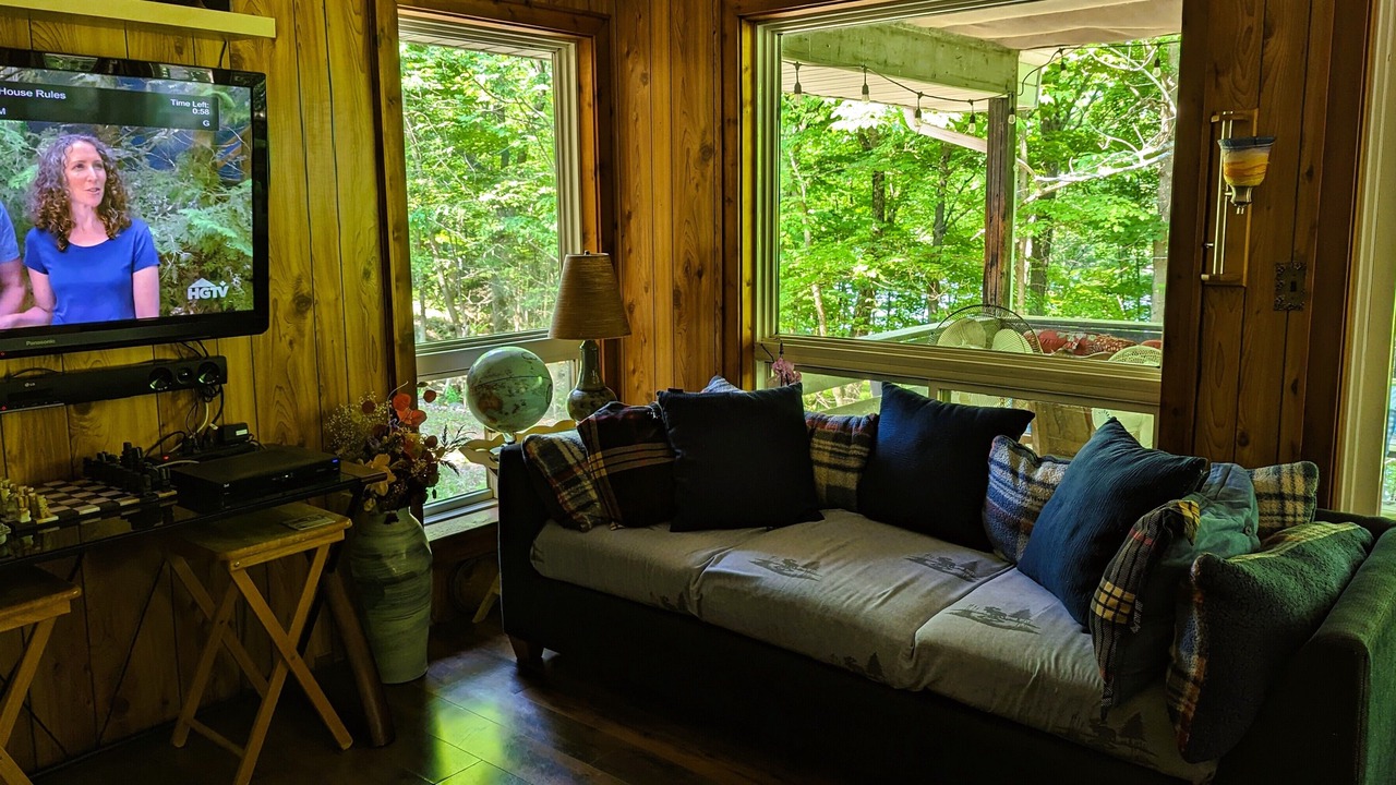 Photo of Livingroom in Frontenac