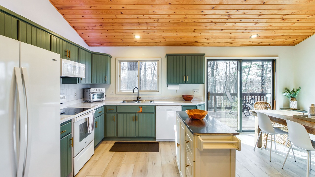 Photo of Kitchen in Lake Shore
