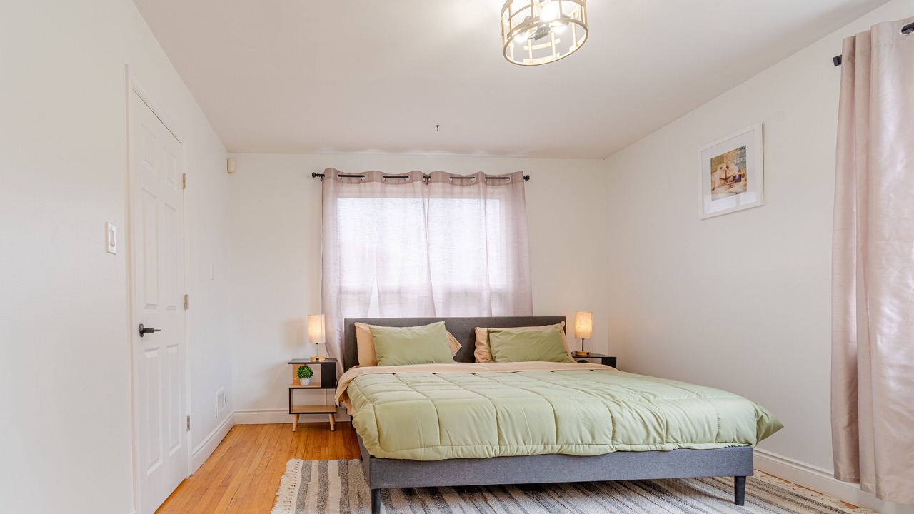 Photo of Bedroom in Glabar Park
