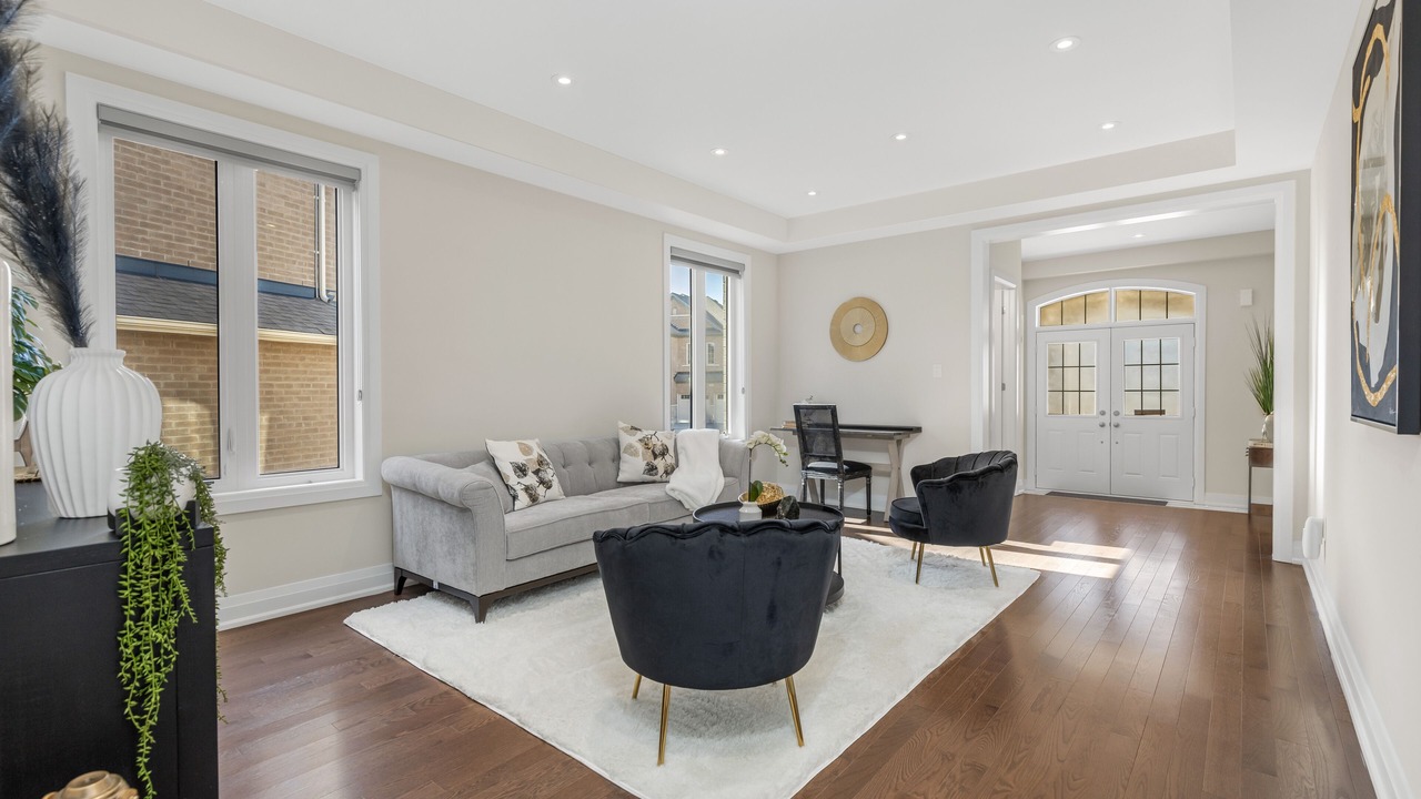 Photo of Livingroom in Brampton