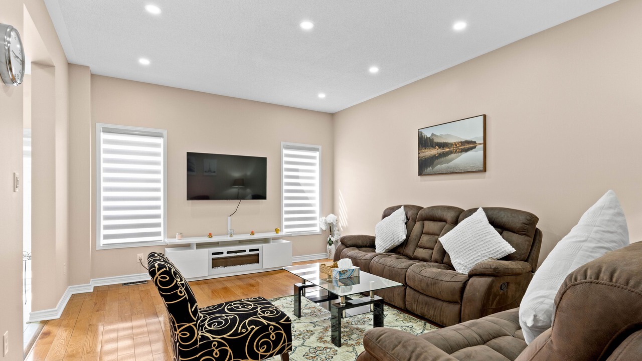 Photo of Livingroom in Brampton