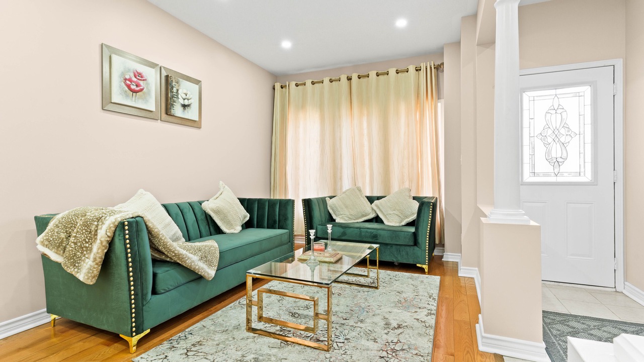 Photo of Livingroom in Brampton