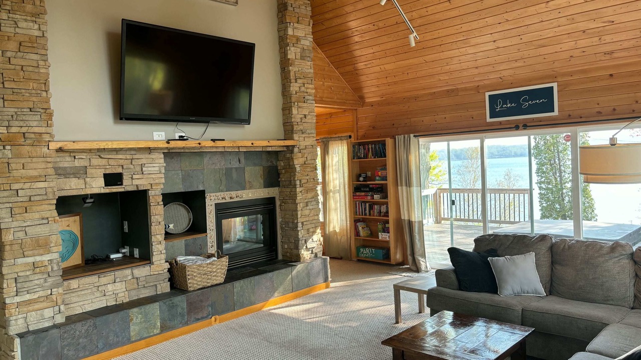 Photo of Livingroom in Frazee