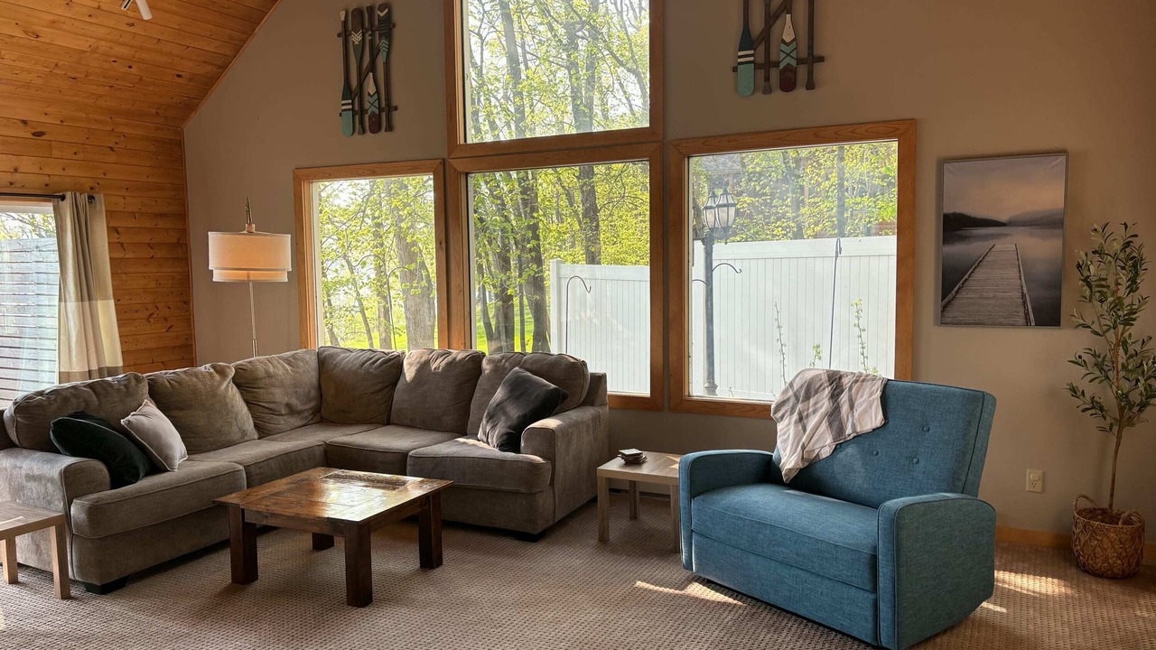Photo of Livingroom in Frazee