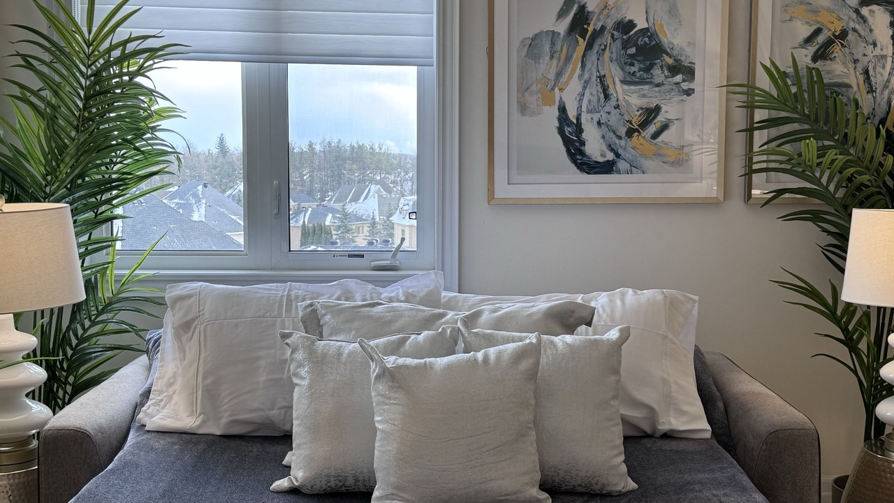 Photo of Livingroom in Richmond Hill