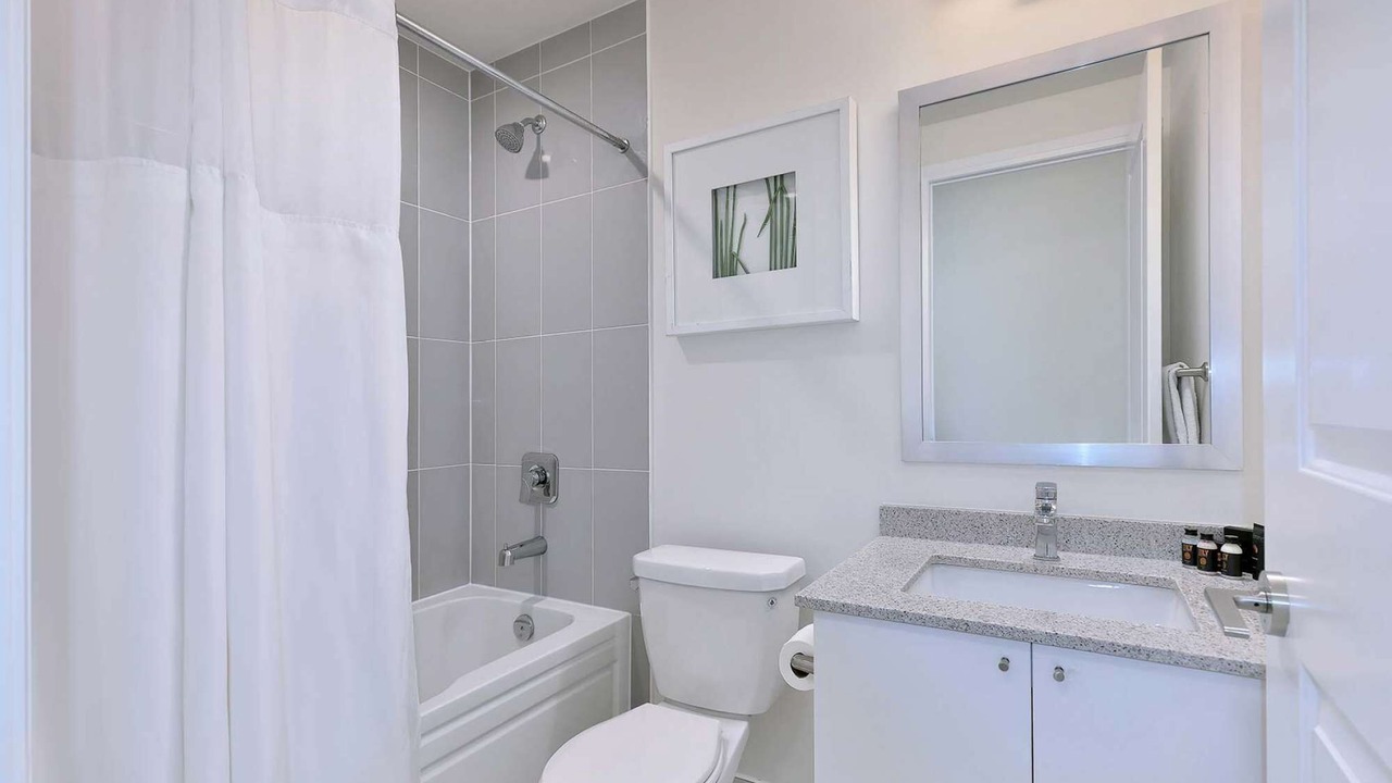 Photo of Bathroom in Hurontario
