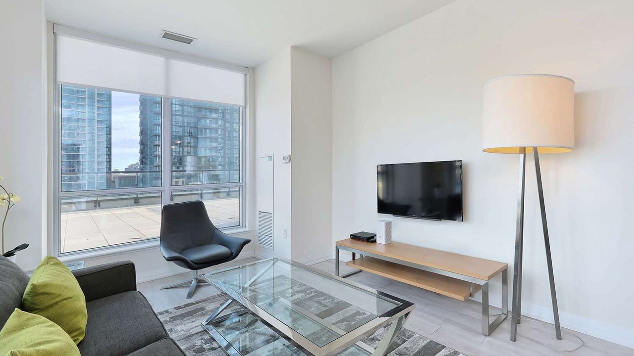 Photo of Livingroom in Hurontario