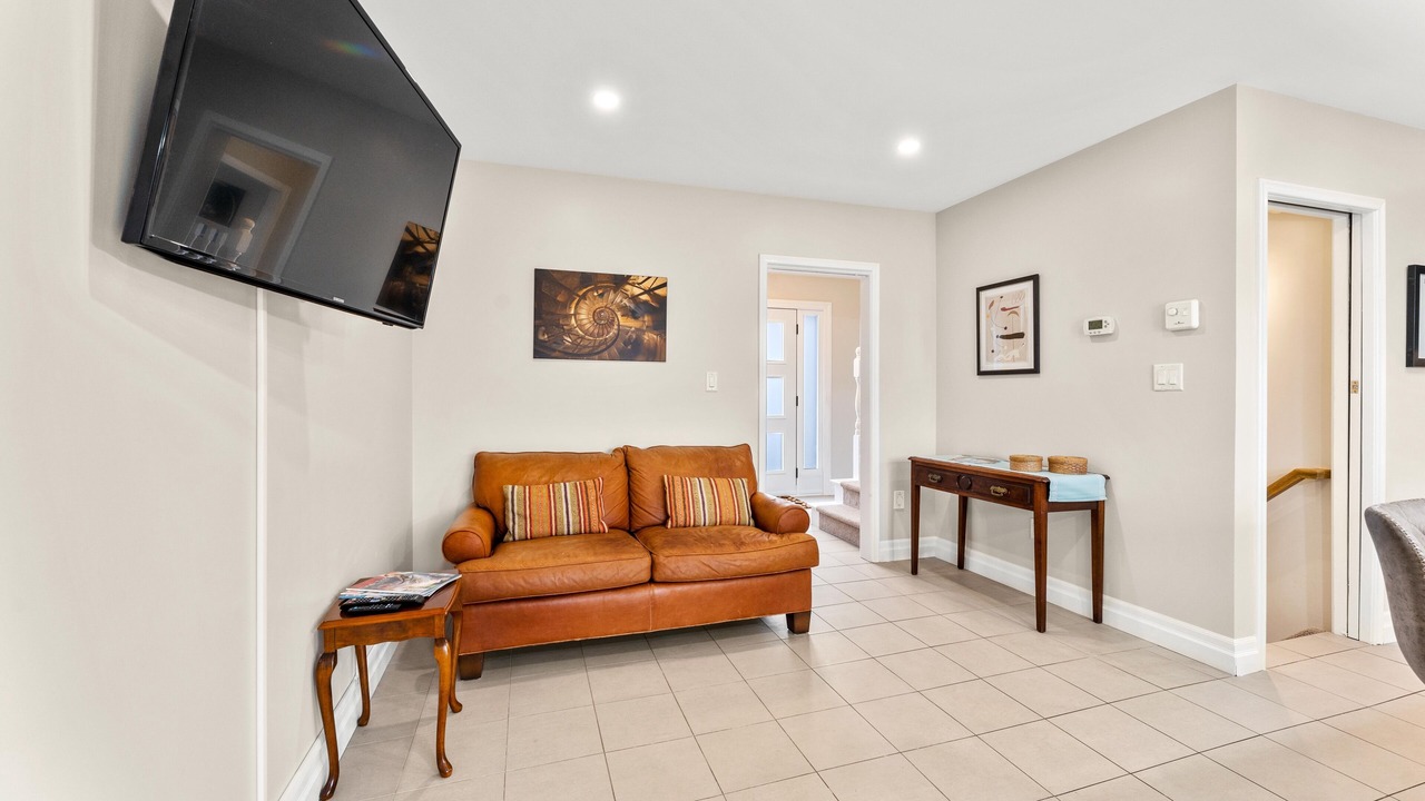 Photo of Livingroom in Kingston