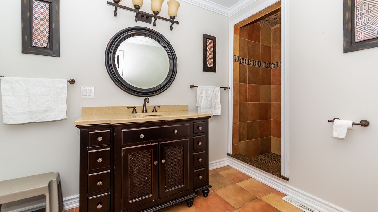 Photo of Bathroom in Central Elgin