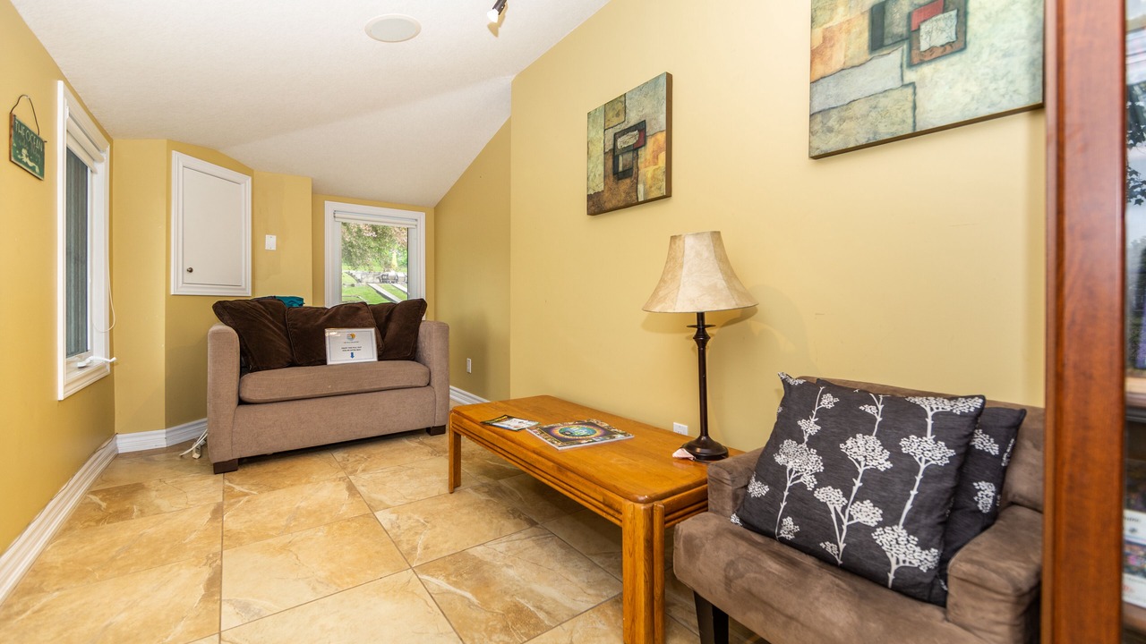 Photo of Livingroom in Central Elgin