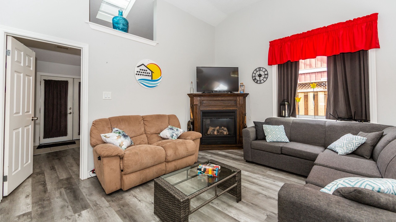 Photo of Livingroom in Central Elgin