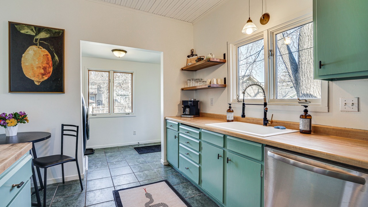 Photo of Kitchen in Summit - University