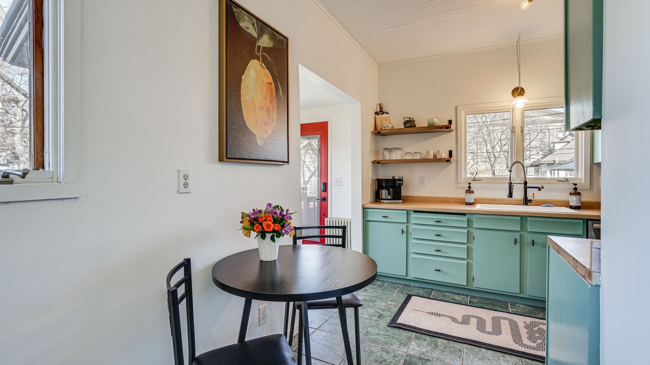 Photo of Kitchen in Summit - University