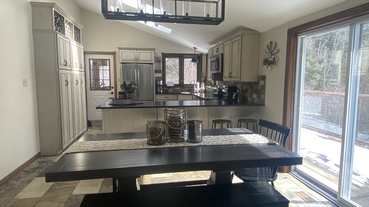 Photo of Kitchen in Algonquin Highlands
