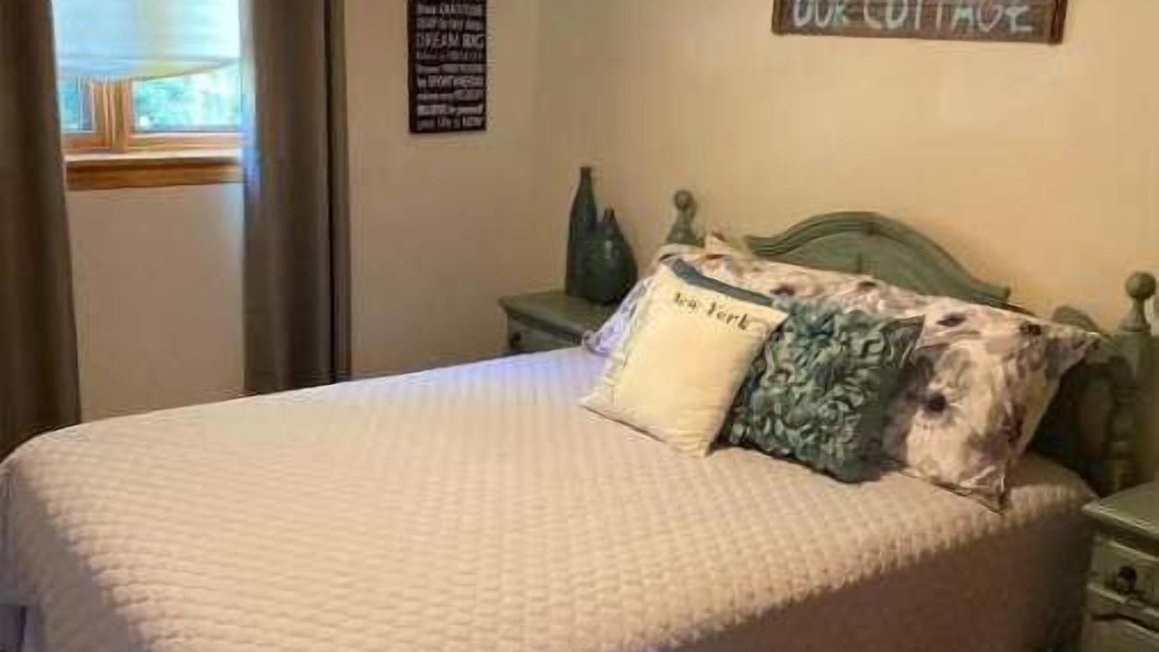 Photo of Bedroom in Algonquin Highlands