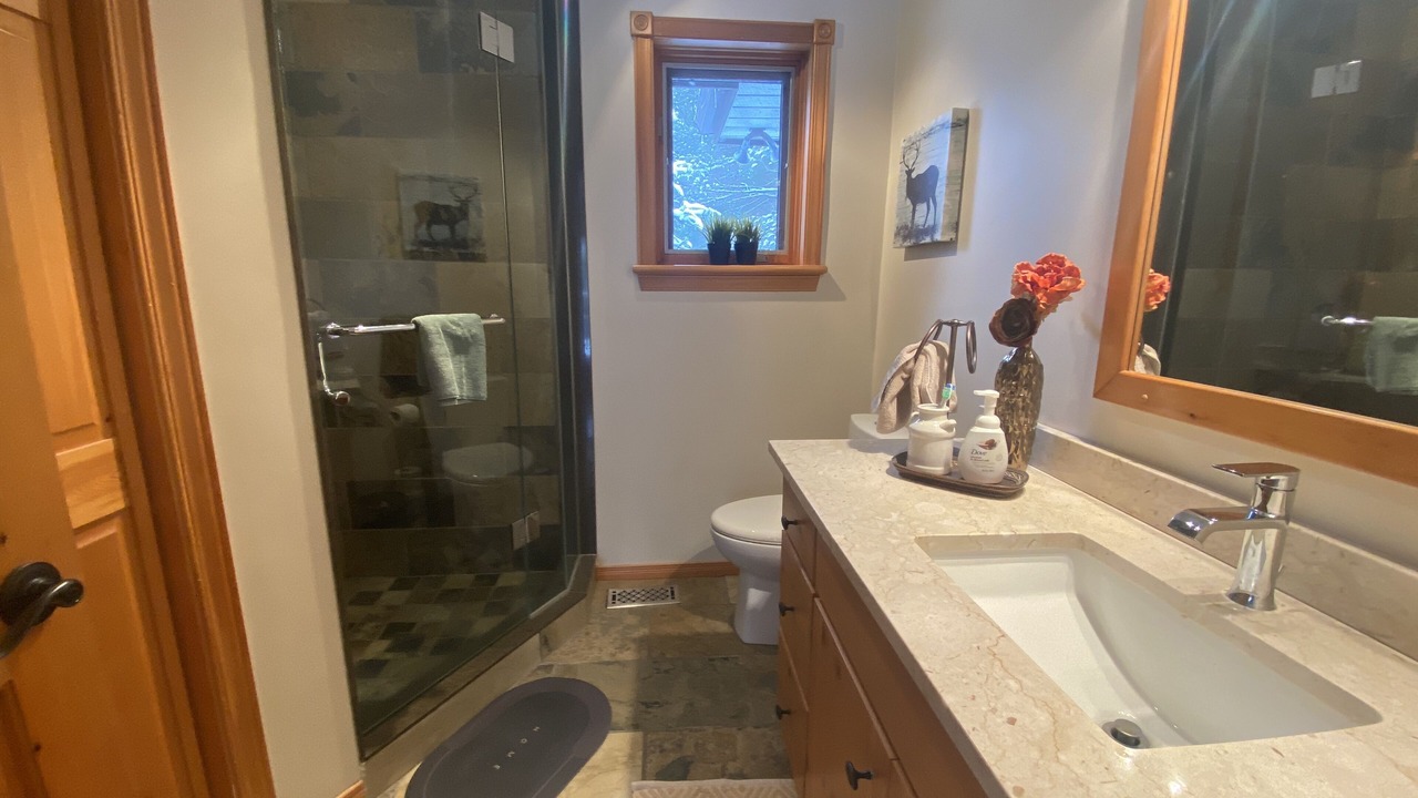 Photo of Bathroom in Algonquin Highlands
